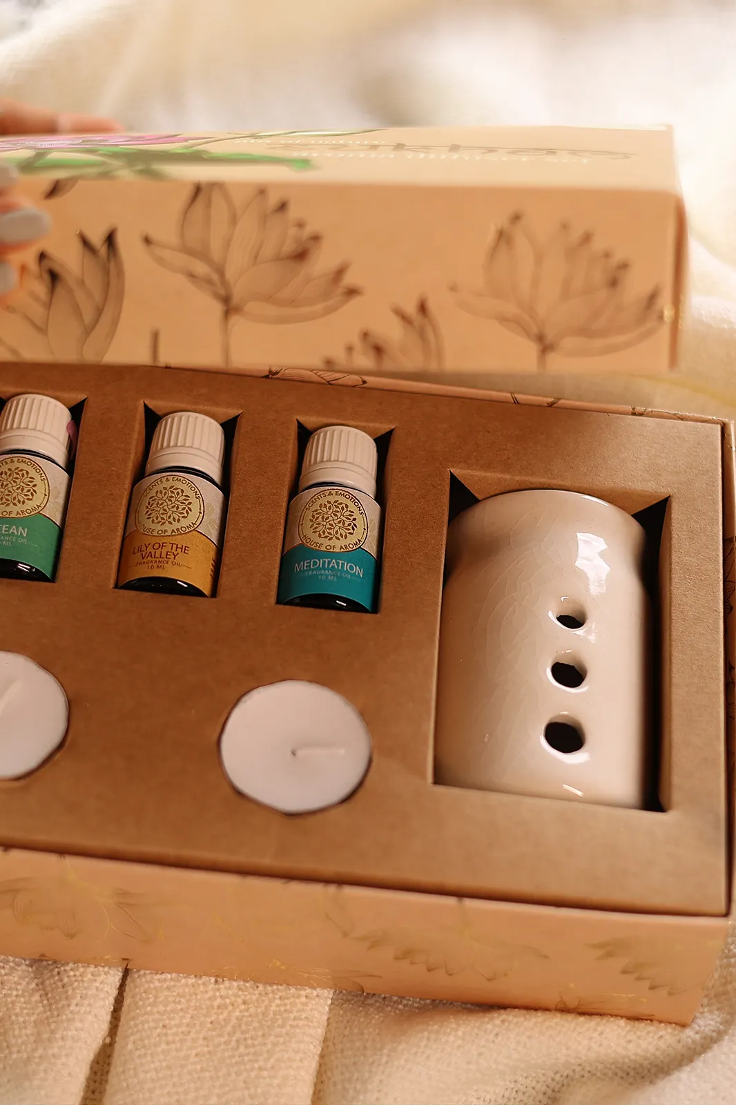 Sukham diffuser gift set with 3 fragrance oils, fragrance oil diffuser, aroma diffuser, home diffuser, ceramic diffuser, diffuser set, House of aroma, diffuser gift set, home fragrance diffuser, room diffuser, aroma diffuser for home, diffuser set with oils, house of aroma