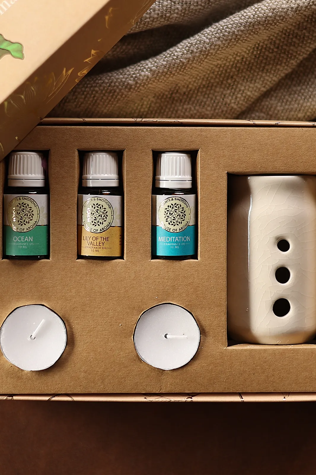 Sukham diffuser gift set with 3 fragrance oils, fragrance oil diffuser, aroma diffuser, home diffuser, ceramic diffuser, diffuser set, House of aroma, diffuser gift set, home fragrance diffuser, room diffuser, aroma diffuser for home, diffuser set with oils, house of aroma