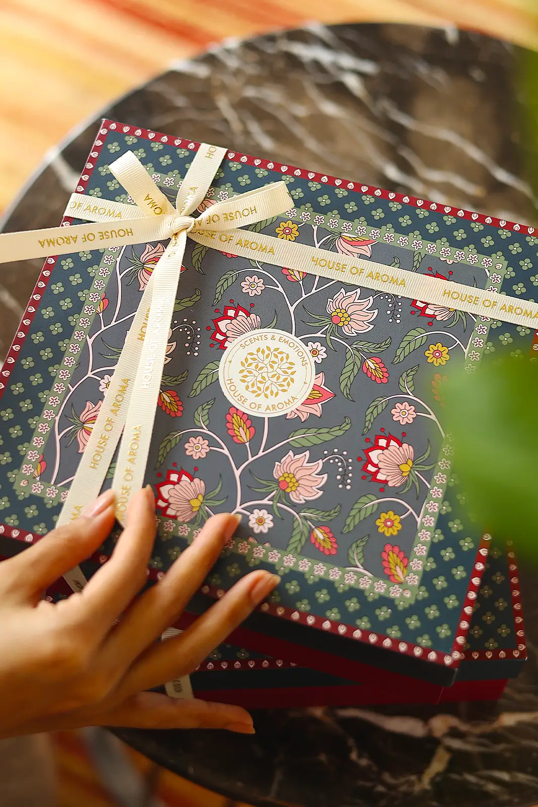 Soulful Living Edit Gift box , luxury gift box, luxury gift sets, premium gift items, organic gift hampers, luxury gifting, gift box, house of aroma, diwali gift sets, luxury gifting hampers, scented gifts