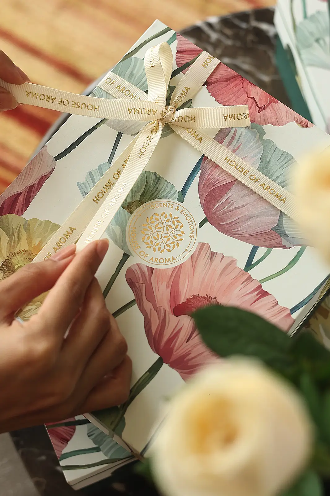 self care gift hampers , self care gift sets for women, self care hamper for her, self care gift box gifts, aroma gift hampers, aroma gifting, house of aroma, floral scent gift set